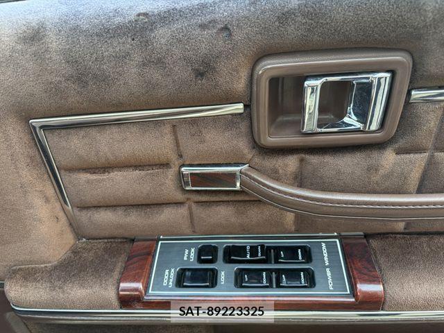 Nissan GLORIA SEDAN 1983-11 8366070-28