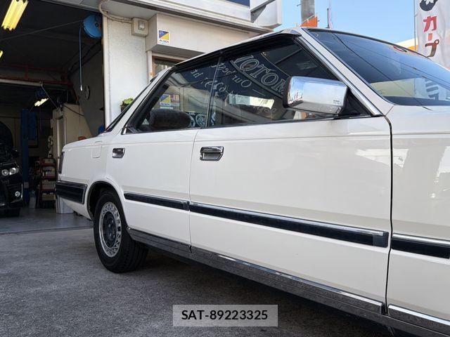 Nissan GLORIA SEDAN 1983-11 8366070-8