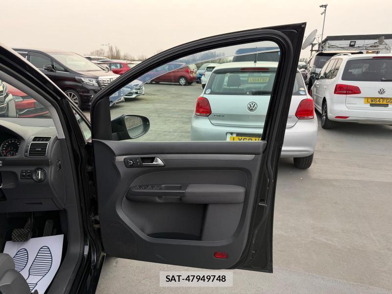 VolksWagen GOLF 2014-12 1297060-21