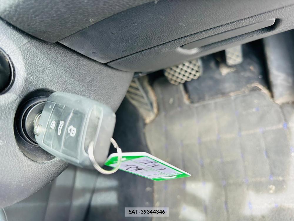 VolksWagen GOLF 2014-12 7181475-16