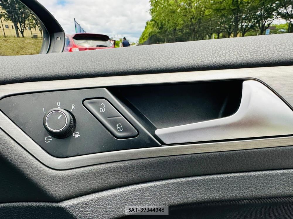 VolksWagen GOLF 2014-12 7181475-20