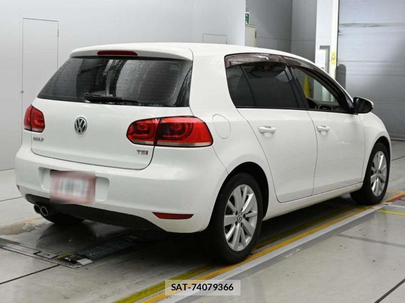 VolksWagen  2013-03 7353014-1