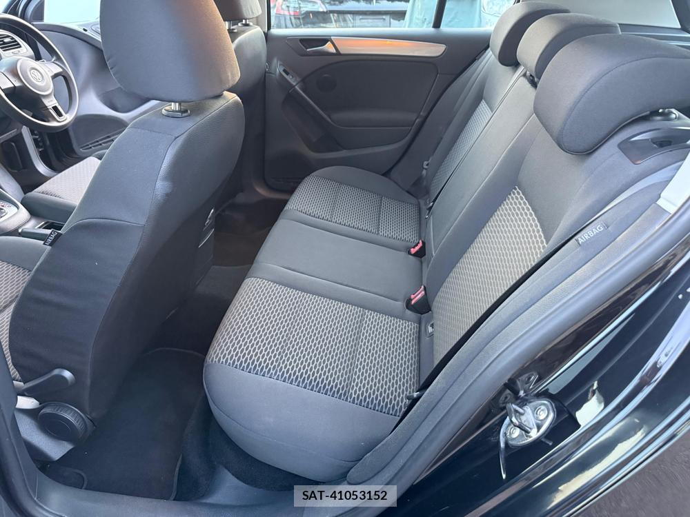 VolksWagen GOLF 2010-07 1284925-9