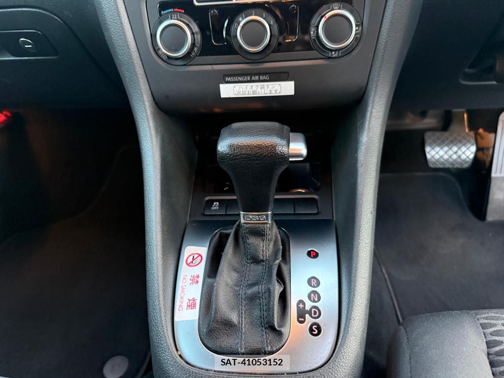 VolksWagen GOLF 2010-07 1284925-20