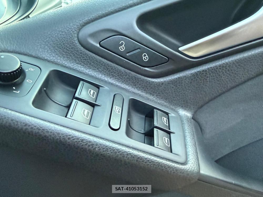 VolksWagen GOLF 2010-07 1284925-22