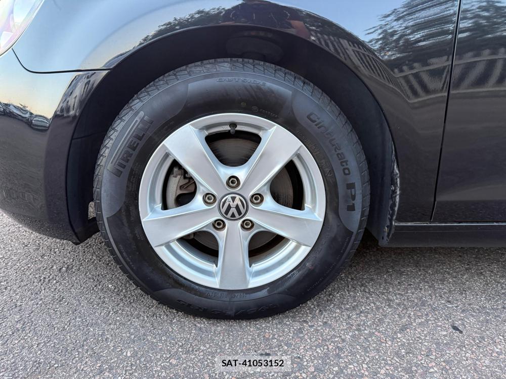 VolksWagen GOLF 2010-07 1284925-29