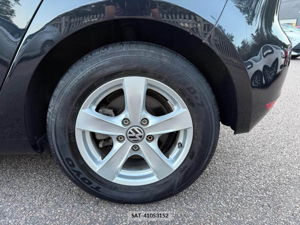 VolksWagen GOLF 2010-07 1284925-30