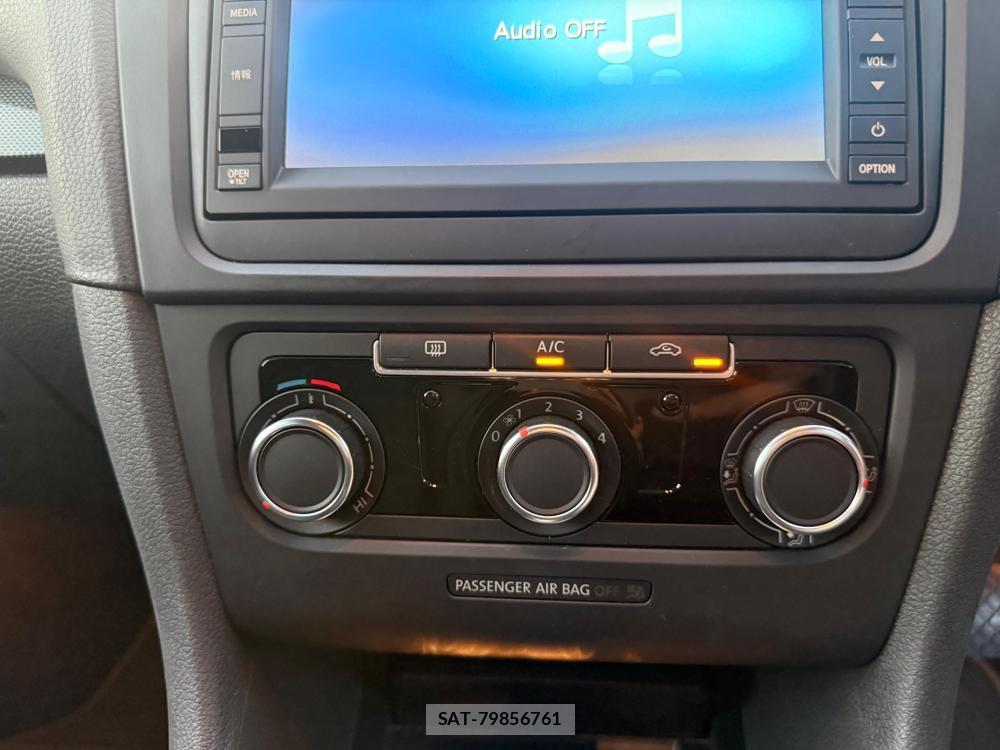 VolksWagen GOLF 2013-07 1218351-18