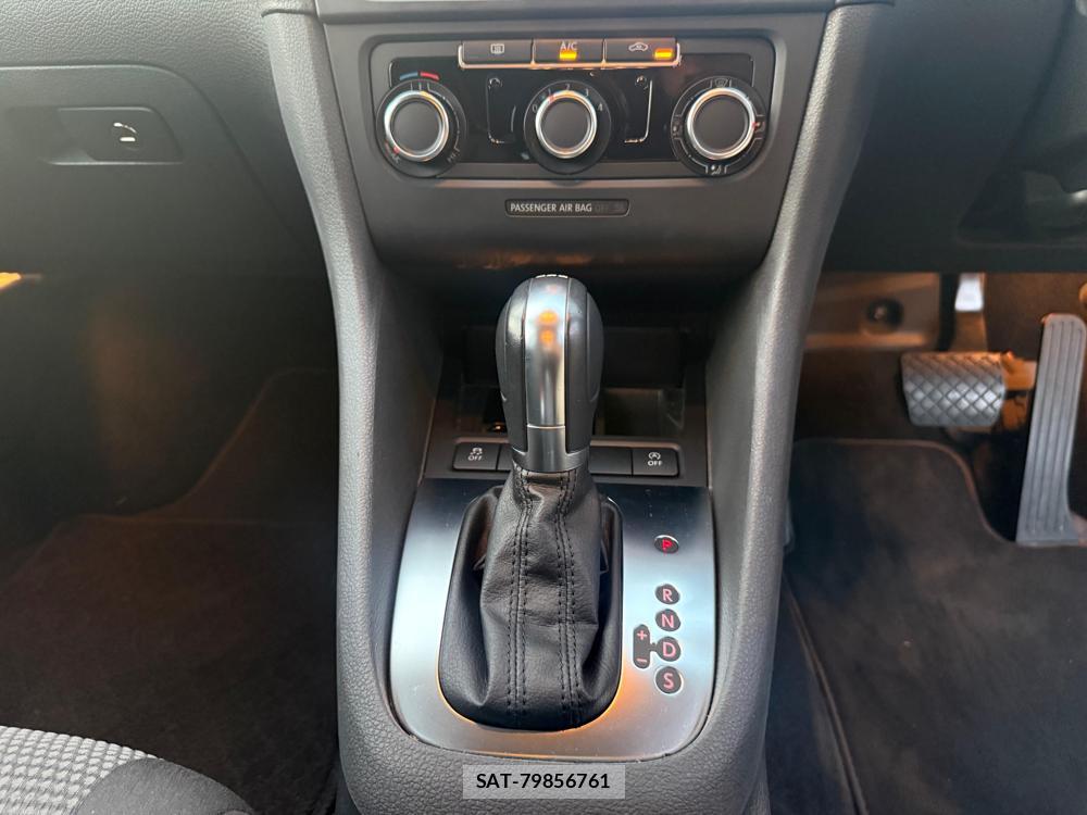 VolksWagen GOLF 2013-07 1218351-19