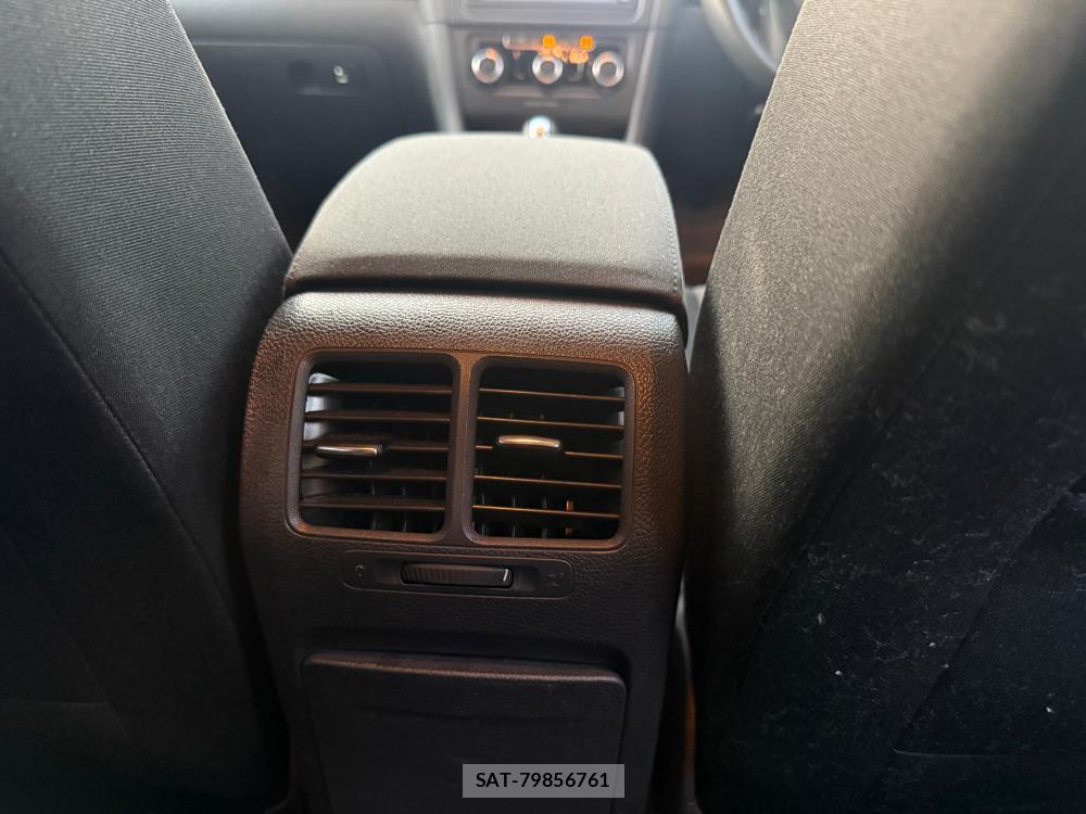 VolksWagen GOLF 2013-07 1218351-20