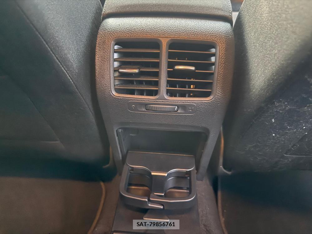 VolksWagen GOLF 2013-07 1218351-21