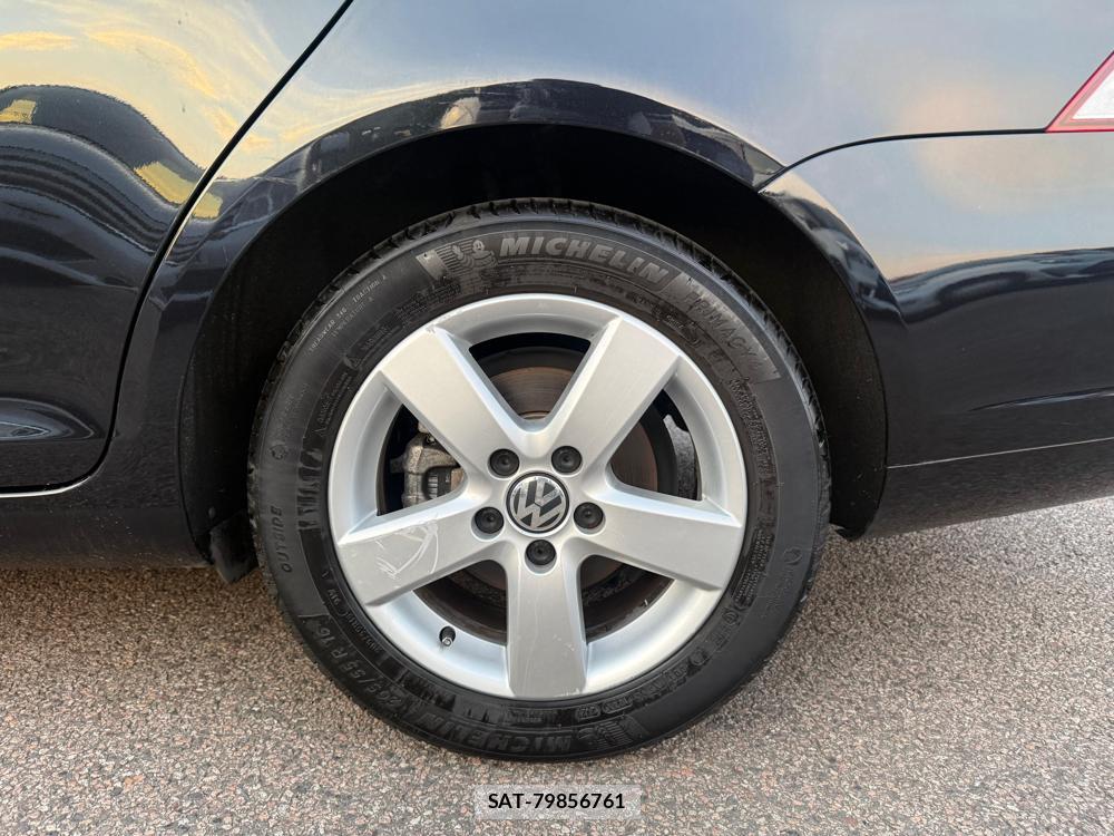 VolksWagen GOLF 2013-07 1218351-32