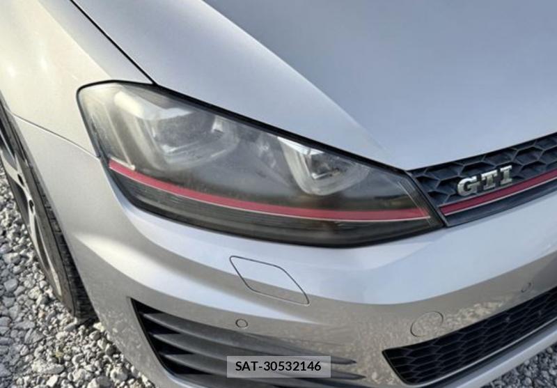 VolksWagen GOLF 2014-01 8333778-12