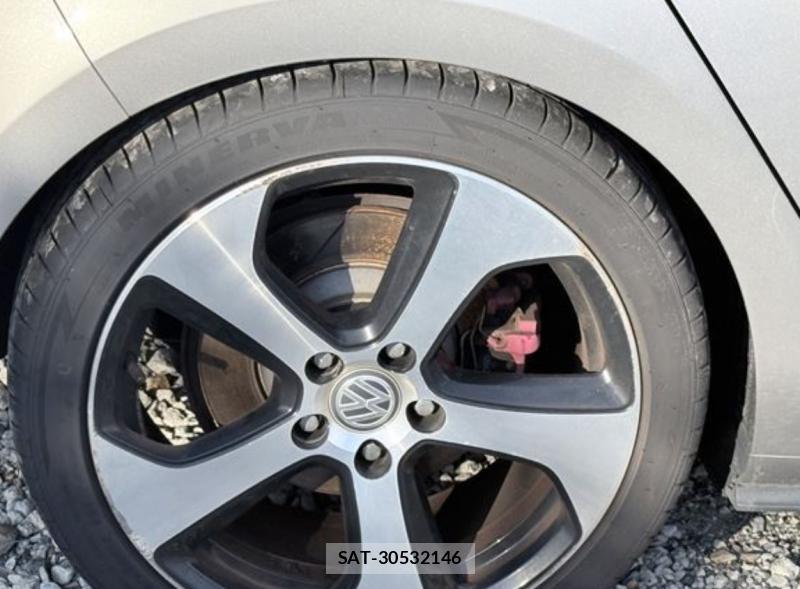VolksWagen GOLF 2014-01 8333778-18
