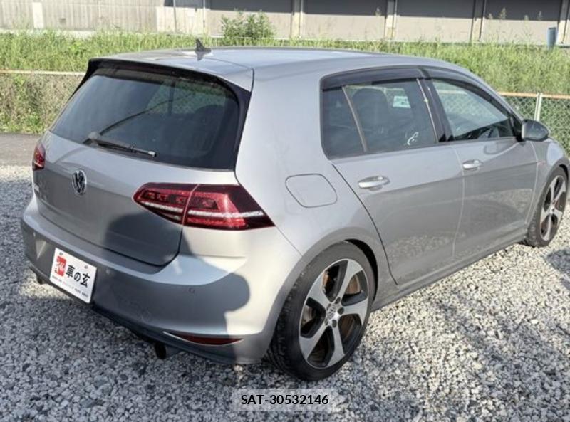 VolksWagen GOLF 2014-01 8333778-3