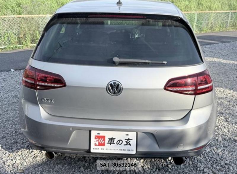VolksWagen GOLF 2014-01 8333778-4