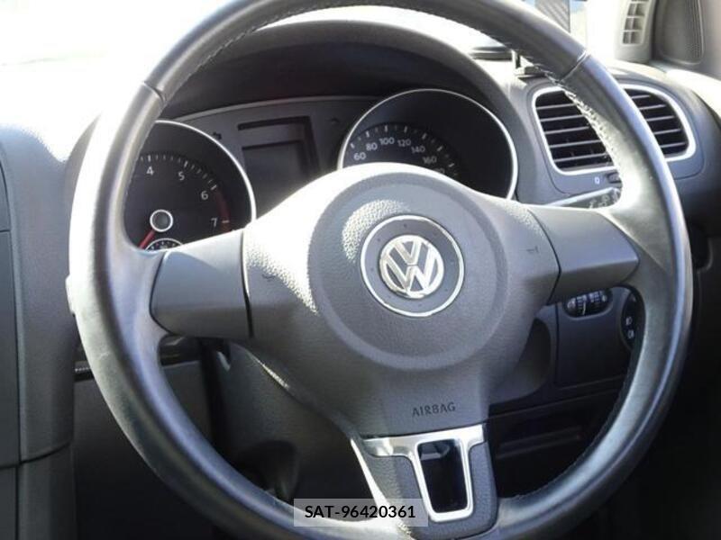 VolksWagen GOLF 2010-08 8500640-9