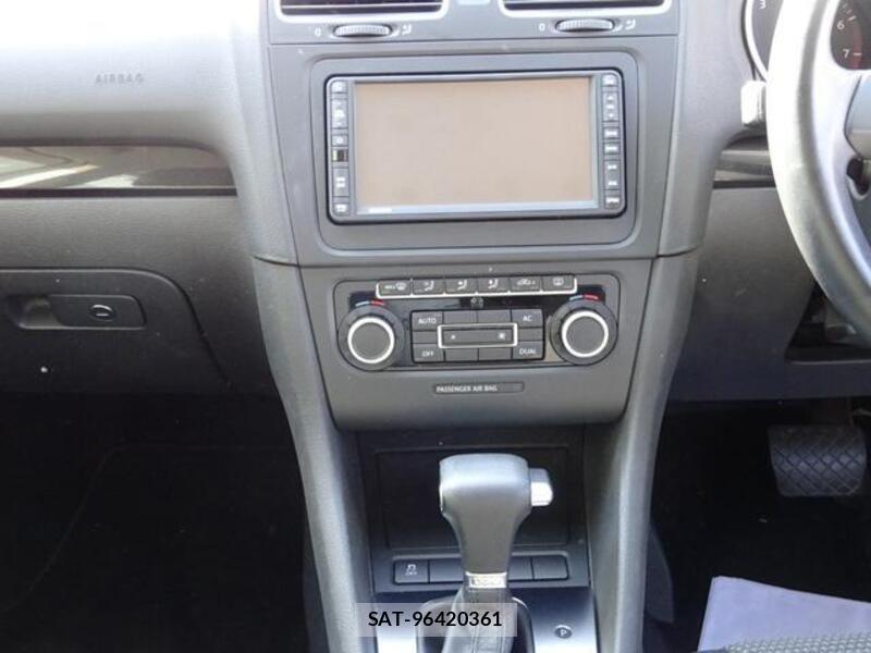 VolksWagen GOLF 2010-08 8500640-14