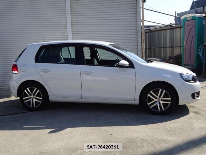 VolksWagen GOLF 2010-08 8500640-1