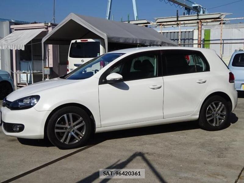 VolksWagen GOLF 2010-08 8500640-4