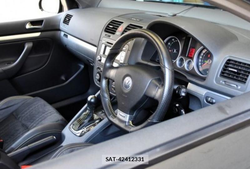 VolksWagen GOLF 2009-04 8727936-11