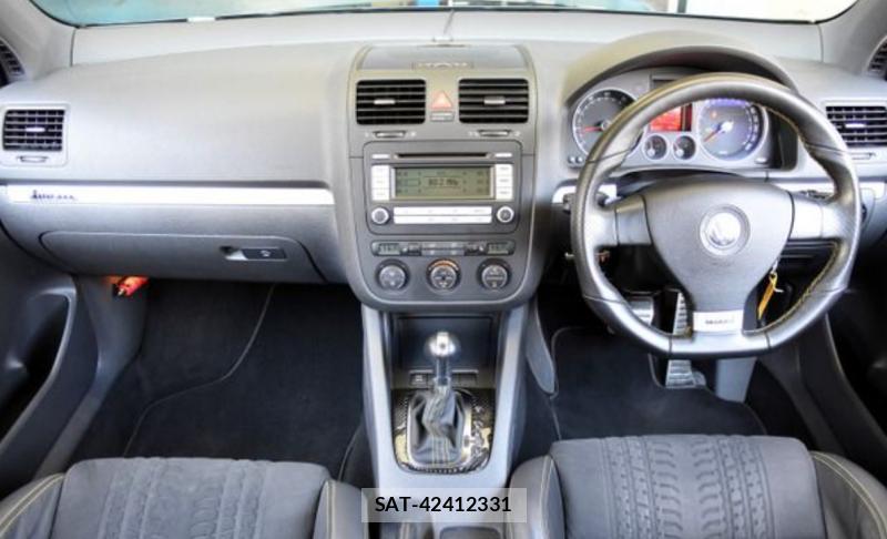 VolksWagen GOLF 2009-04 8727936-15