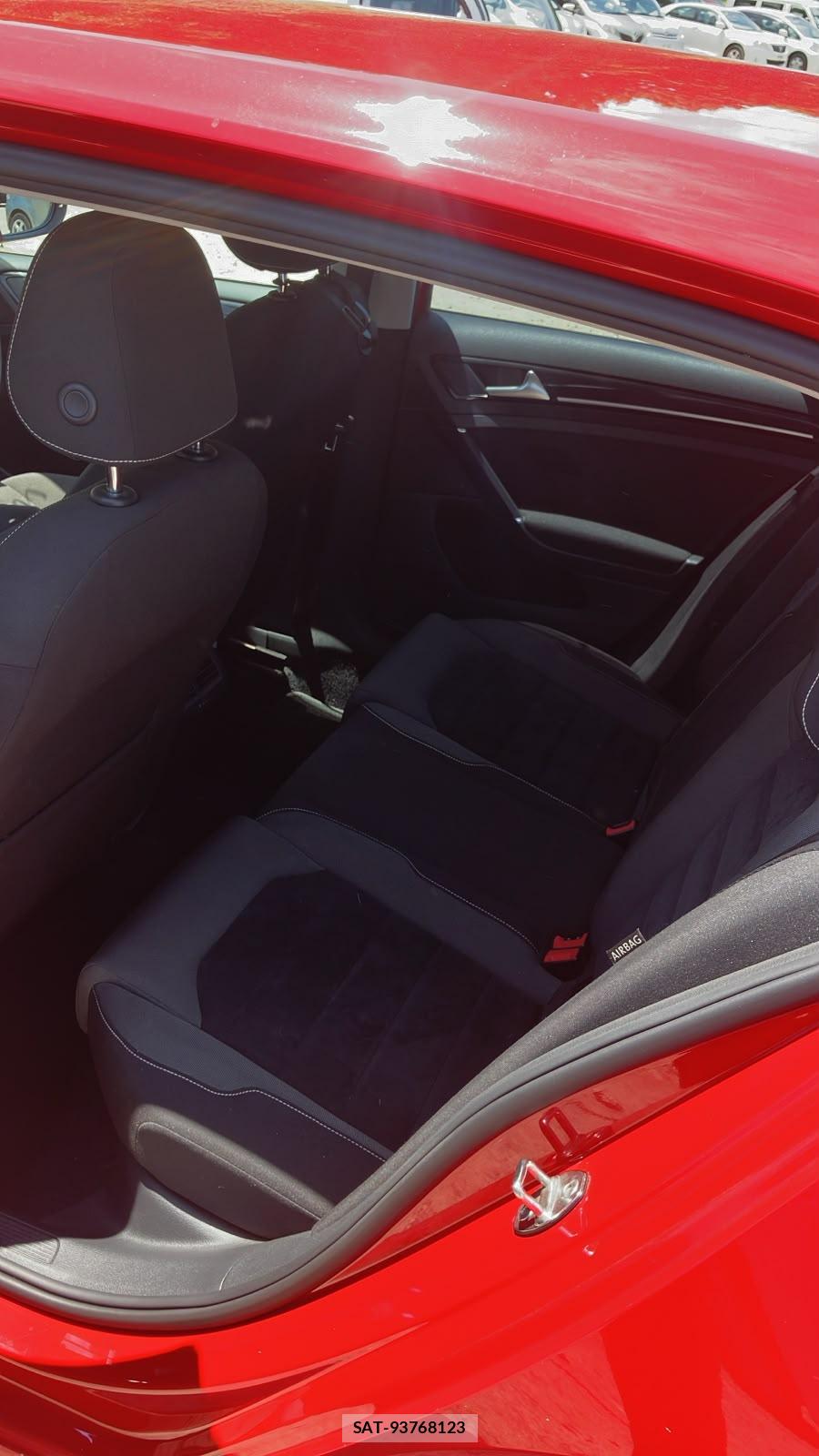 VolksWagen GOLF 2013-08 7191684-9