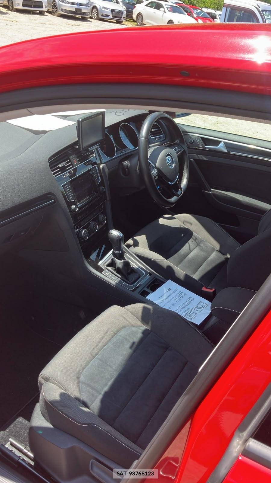 VolksWagen GOLF 2013-08 7191684-10
