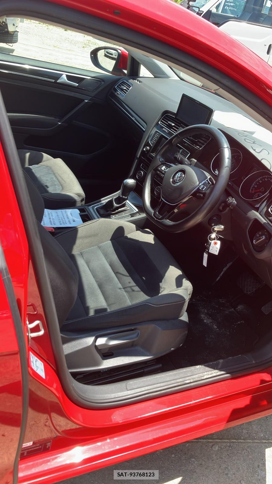 VolksWagen GOLF 2013-08 7191684-11