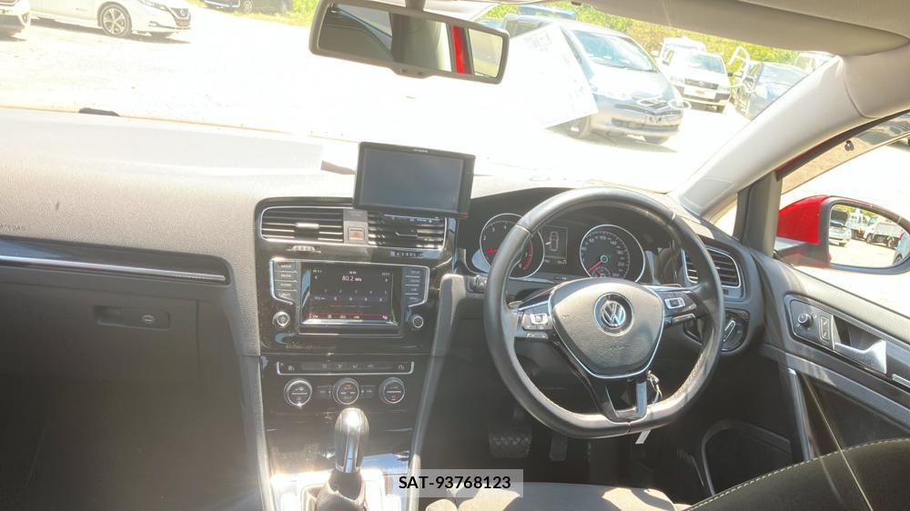 VolksWagen GOLF 2013-08 7191684-12