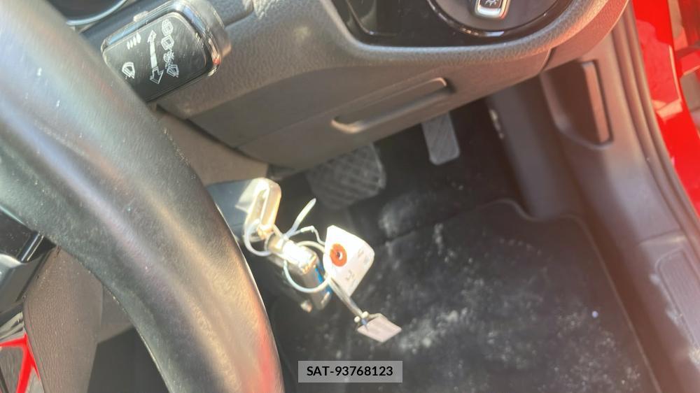 VolksWagen GOLF 2013-08 7191684-14