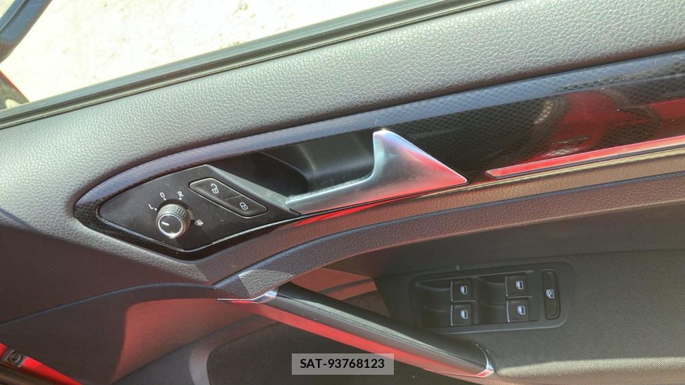 VolksWagen GOLF 2013-08 7191684-17
