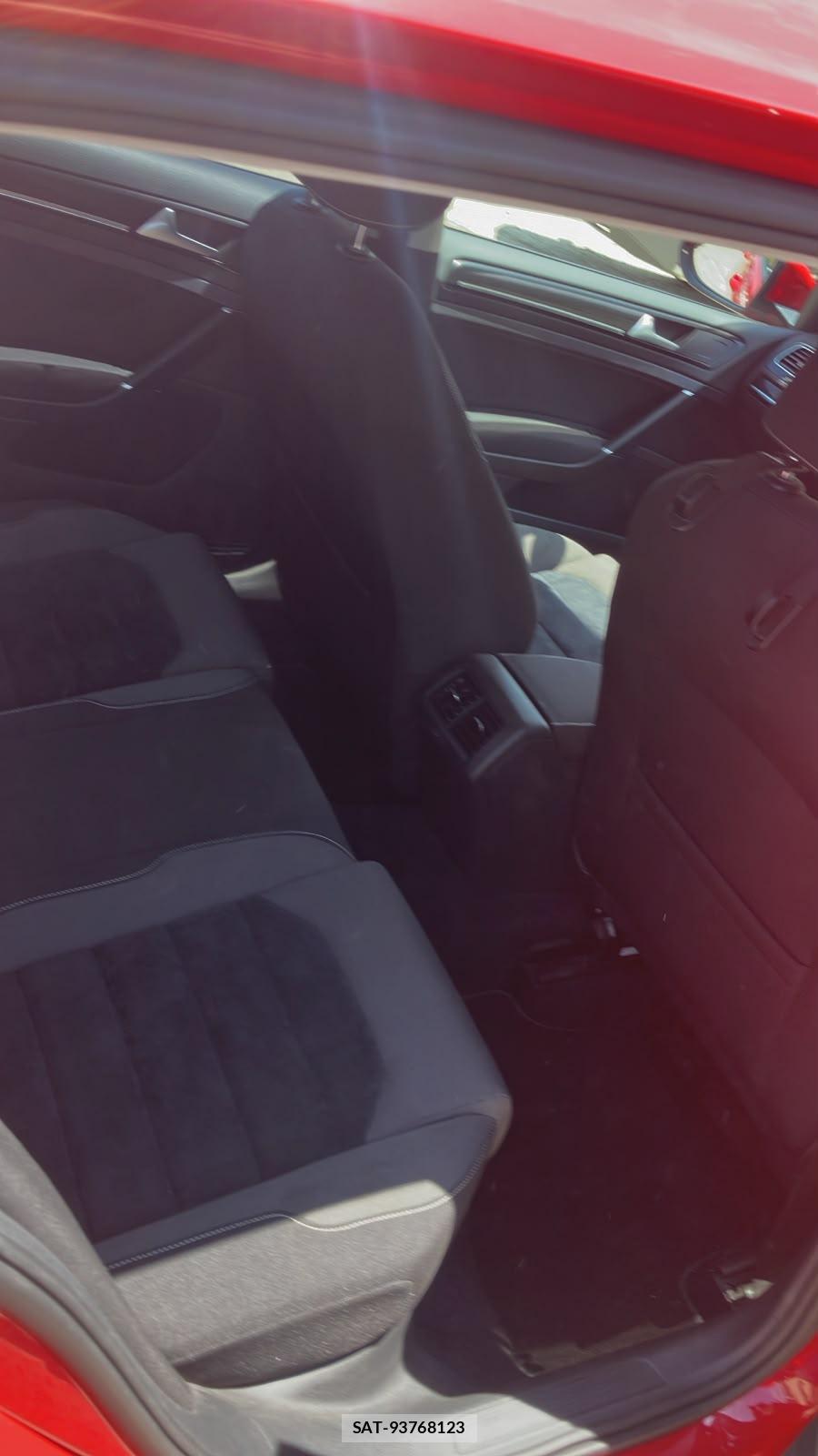 VolksWagen GOLF 2013-08 7191684-8