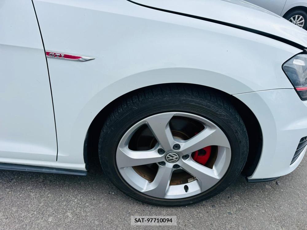 VolksWagen GOLF GTI 2014 6904590-27