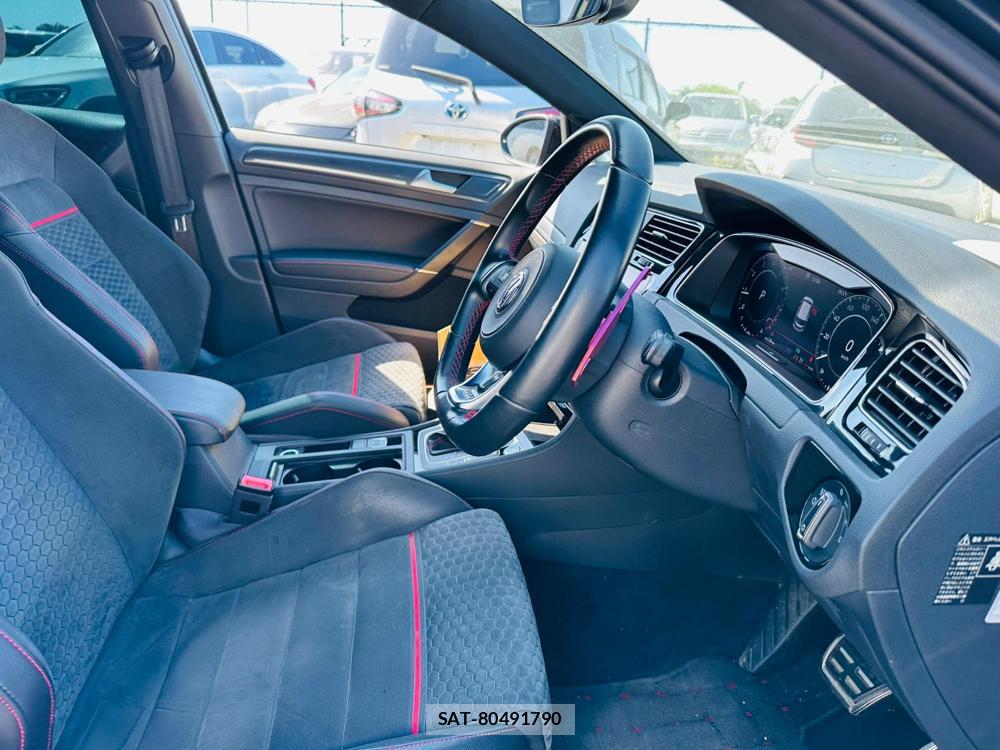 VolksWagen GOLF GTI 2019-03 7181354-11