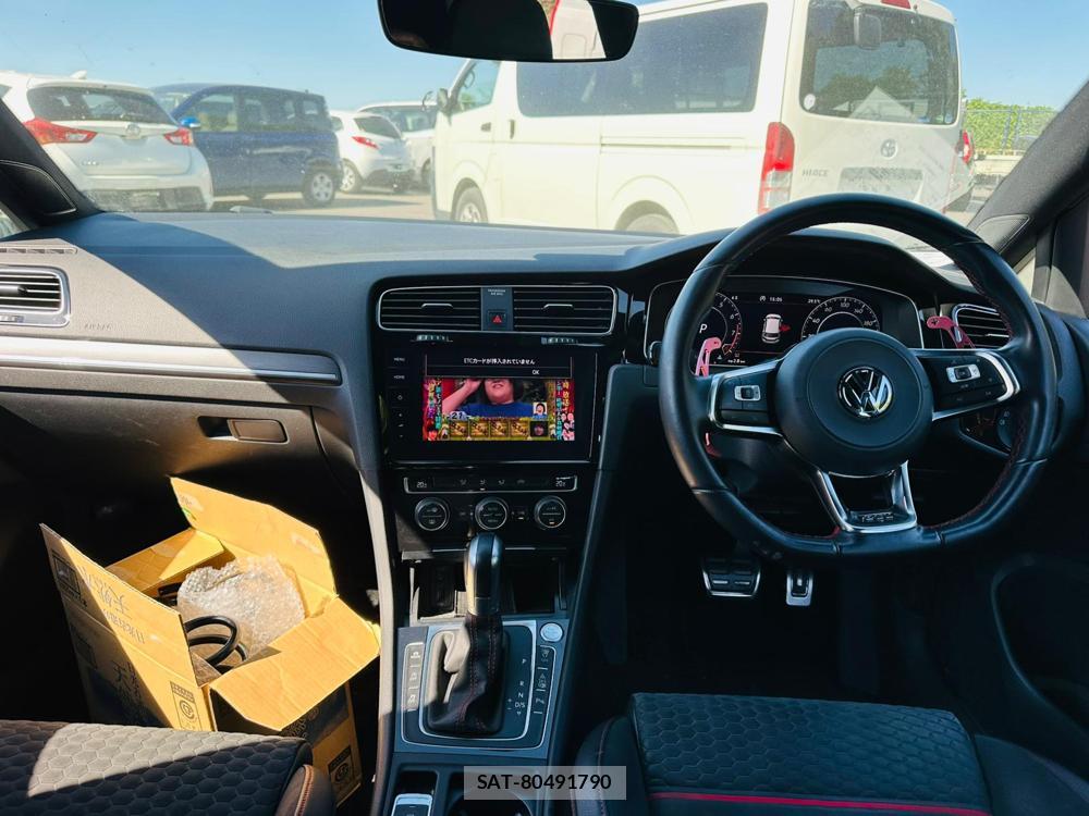 VolksWagen GOLF GTI 2019-03 7181354-12