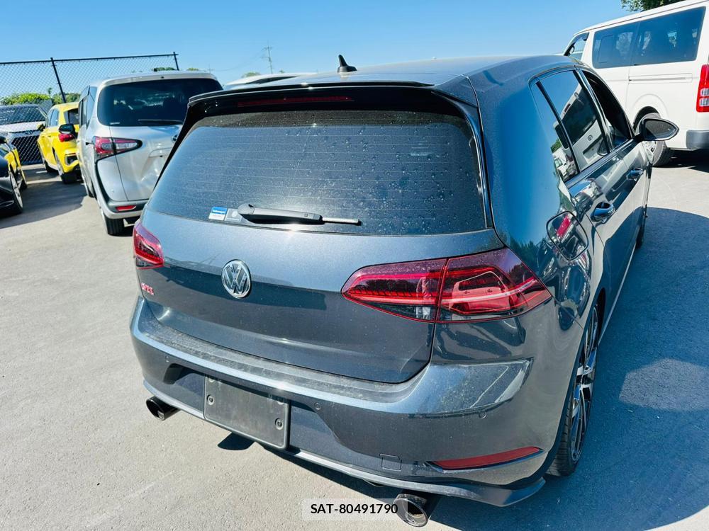 VolksWagen GOLF GTI 2019-03 7181354-4