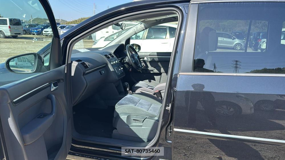 VolksWagen GOLF TOURAN 2014-10 5852489-9