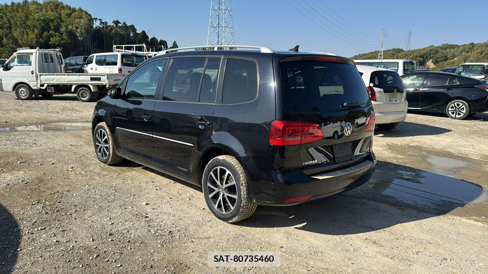 VolksWagen GOLF TOURAN 2014-10 5852489-1
