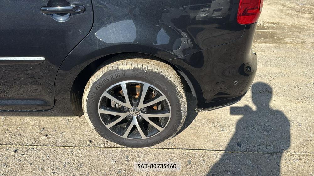 VolksWagen GOLF TOURAN 2014-10 5852489-23