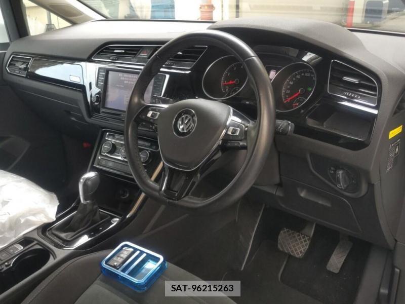 VolksWagen GOLF TOURAN 2016-12 6848993-4
