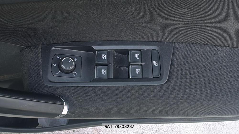 VolksWagen GOLF TOURAN 2017-03 824628-12