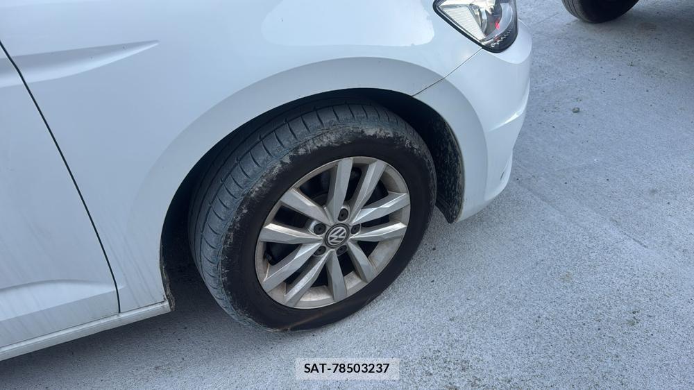 VolksWagen GOLF TOURAN 2017-03 824628-18