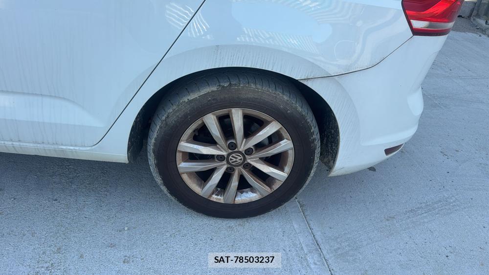 VolksWagen GOLF TOURAN 2017-03 824628-20