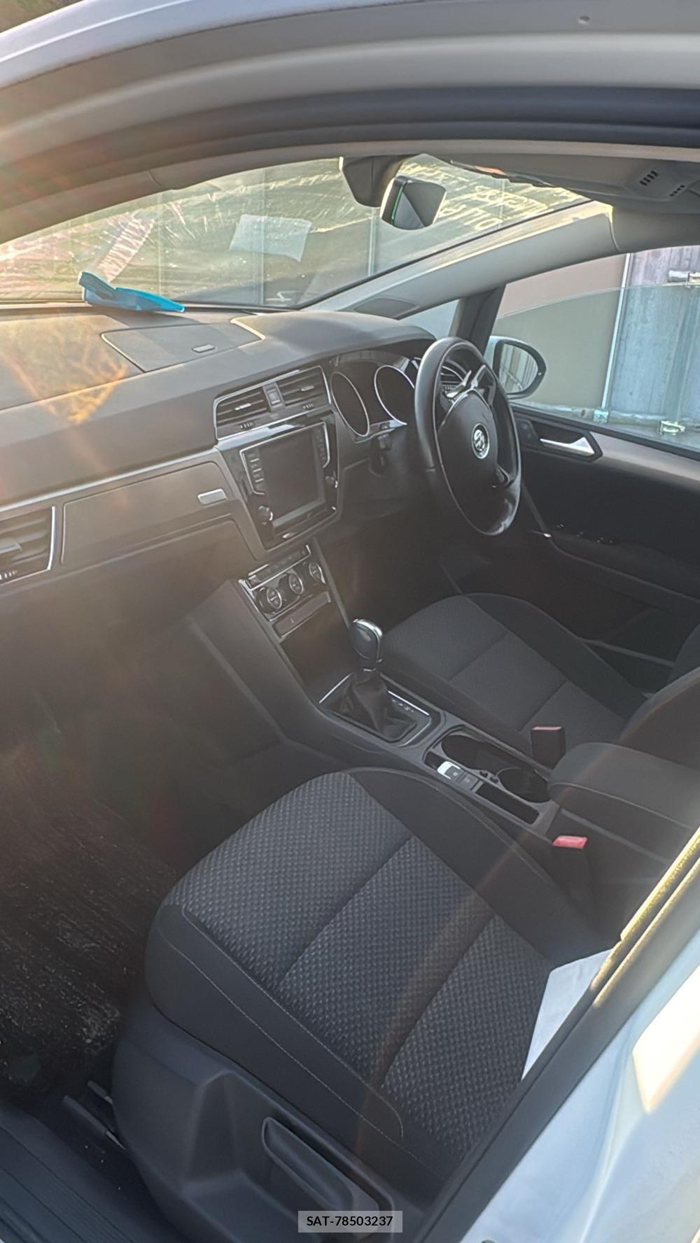 VolksWagen GOLF TOURAN 2017-03 824628-6