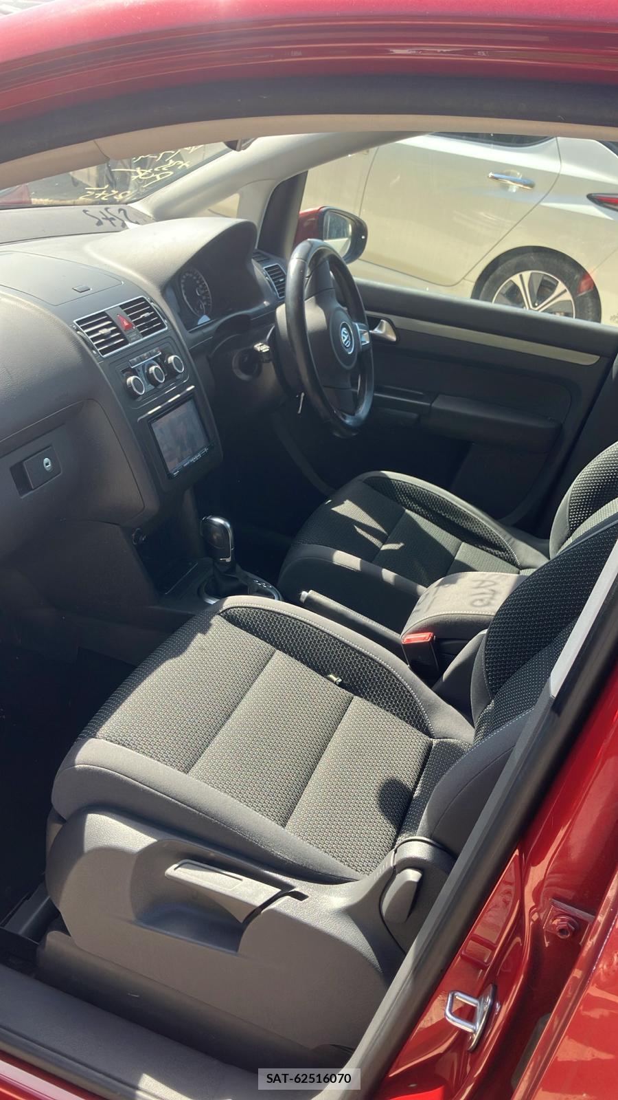 VolksWagen GOLF TOURAN 2014 6029467-10