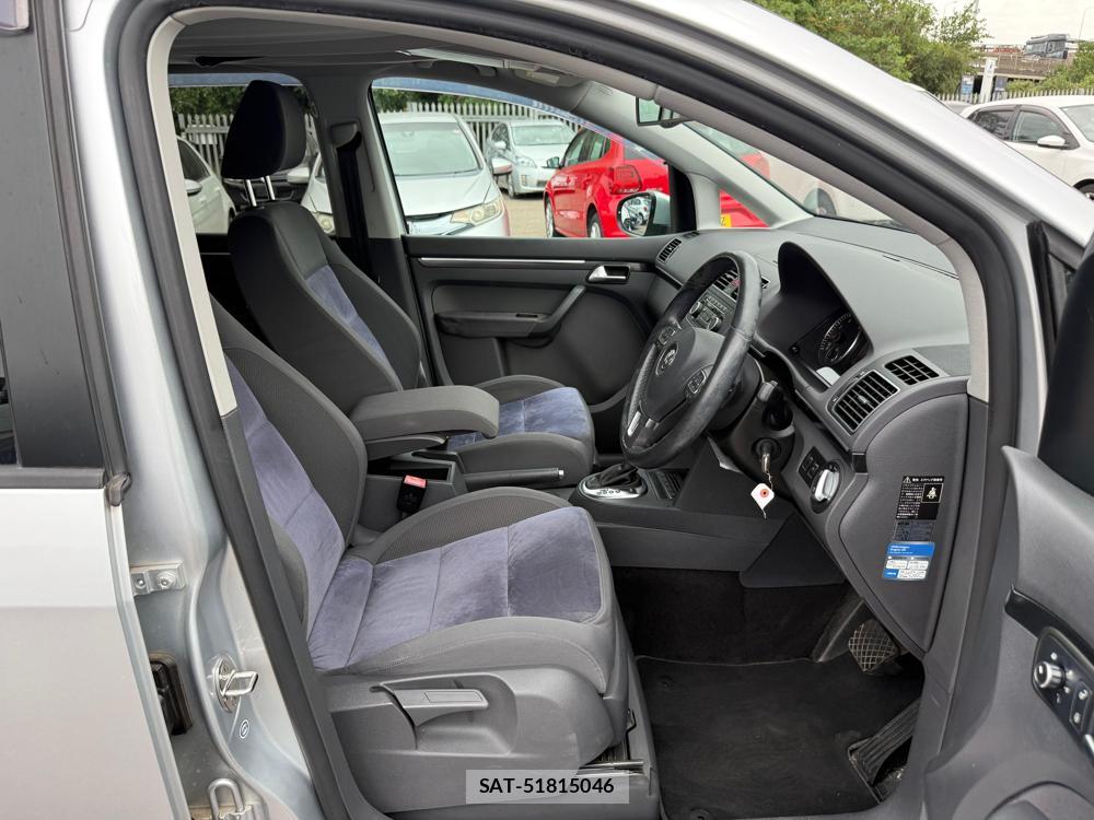 VolksWagen GOLF TOURAN 2011-12 1279235-9