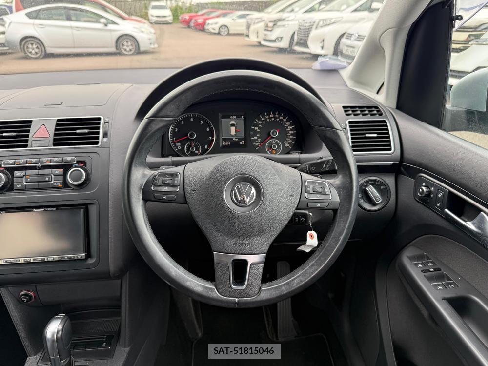 VolksWagen GOLF TOURAN 2011-12 1279235-12
