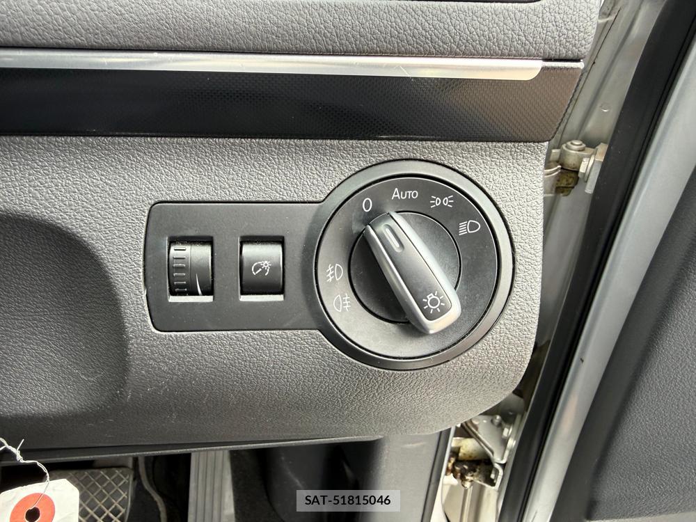VolksWagen GOLF TOURAN 2011-12 1279235-16