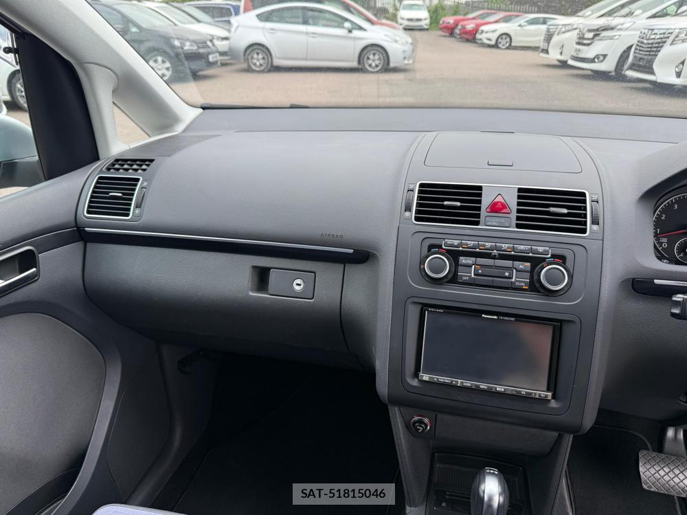 VolksWagen GOLF TOURAN 2011-12 1279235-17